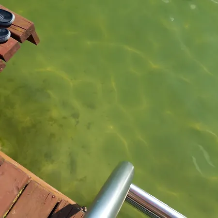 度假居 W Bogaczewie Nad Jeziorem Narie *